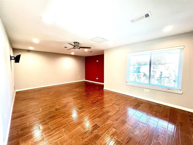 Building Photo - 5302 Treaschwig Rd