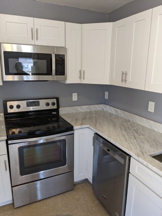 Primary Photo - 3141 St Clair Ave