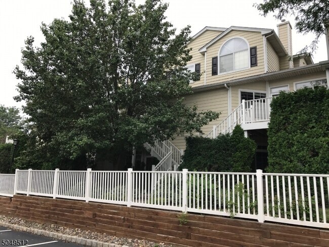 Primary Photo - 59 Wentworth Rd