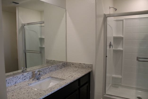 Building Photo - "Spacious 4-Bedroom with 2.5 Baths availab...