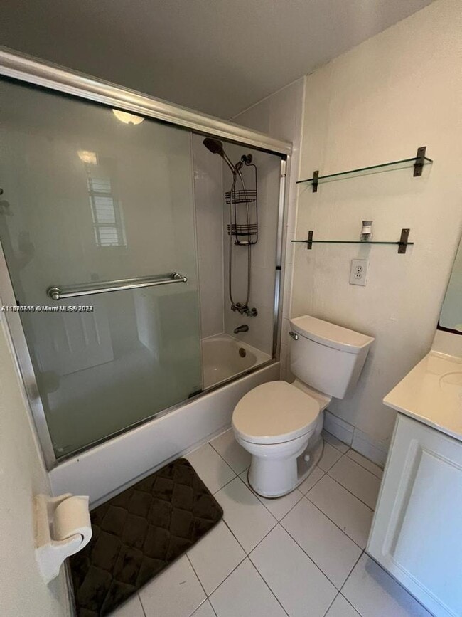 Building Photo - 8650 SW 109th Ave