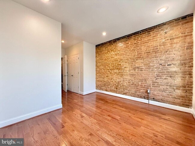 Building Photo - 1268 Glyndon Ave