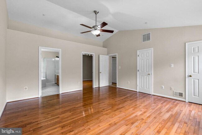Building Photo - 8913 Tonbridge Terrace