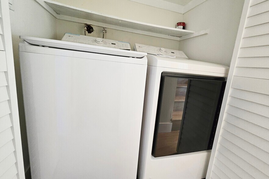 Building Photo - 126 Casuda Canyon Dr