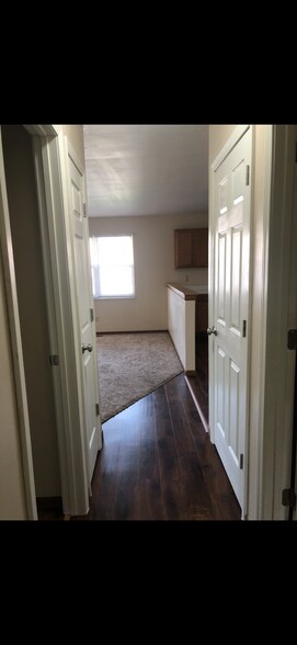 Building Photo - 611 Linda Ln