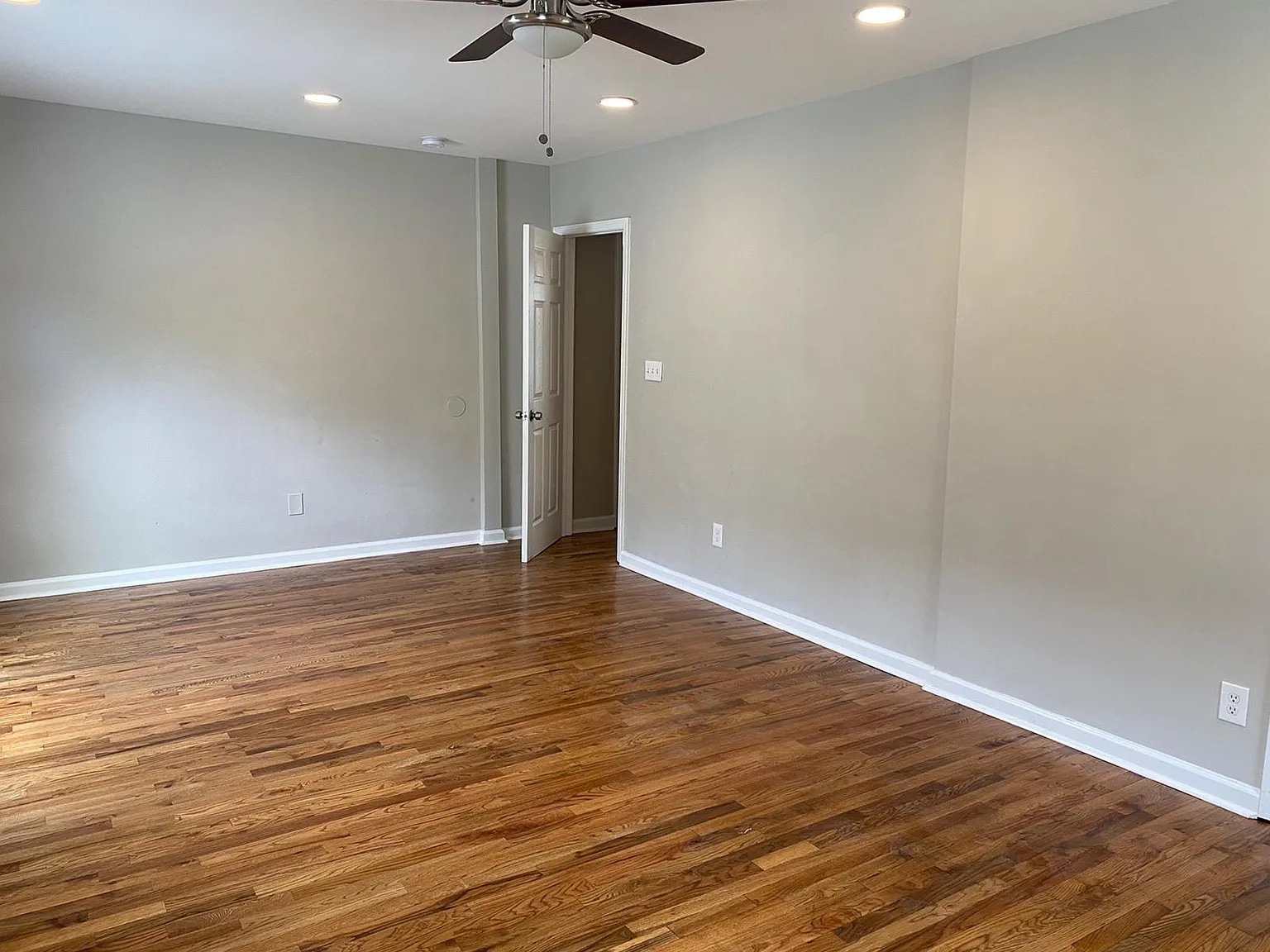 Building Photo - Room in House on Mayson Turner Rd NW