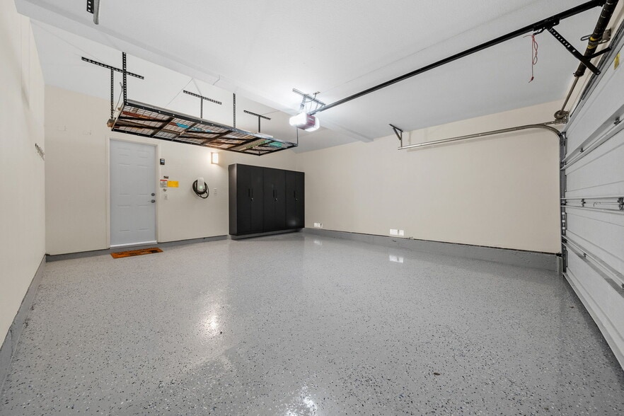 Building Photo - 13254 Tiverton Rd