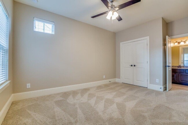 Building Photo - Luxury East Shore Living | Lake Woodlands Views | Near Market Street & Hughes Landing