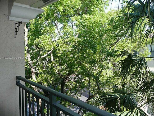 Building Photo - 2494 Centergate Dr