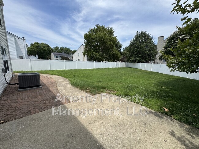 Building Photo - 200 Maryfield Ct
