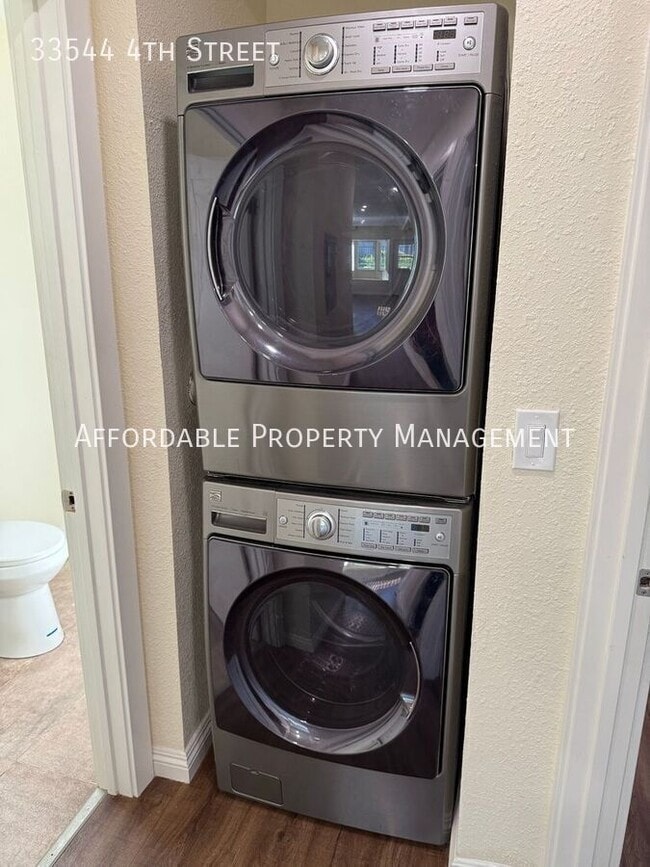 Building Photo - 33544 4th St