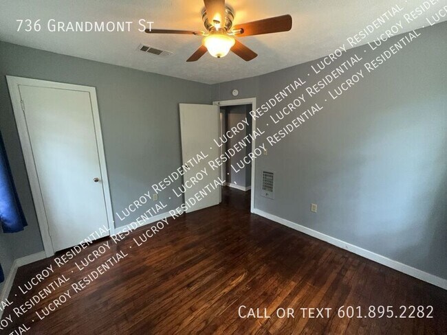 Building Photo - 736 Grandmont St