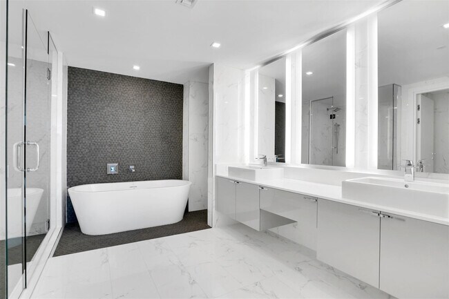 Building Photo - 435 Bayshore Dr