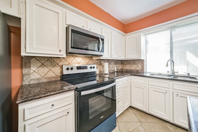 Building Photo - 4708 N Cashel Cir