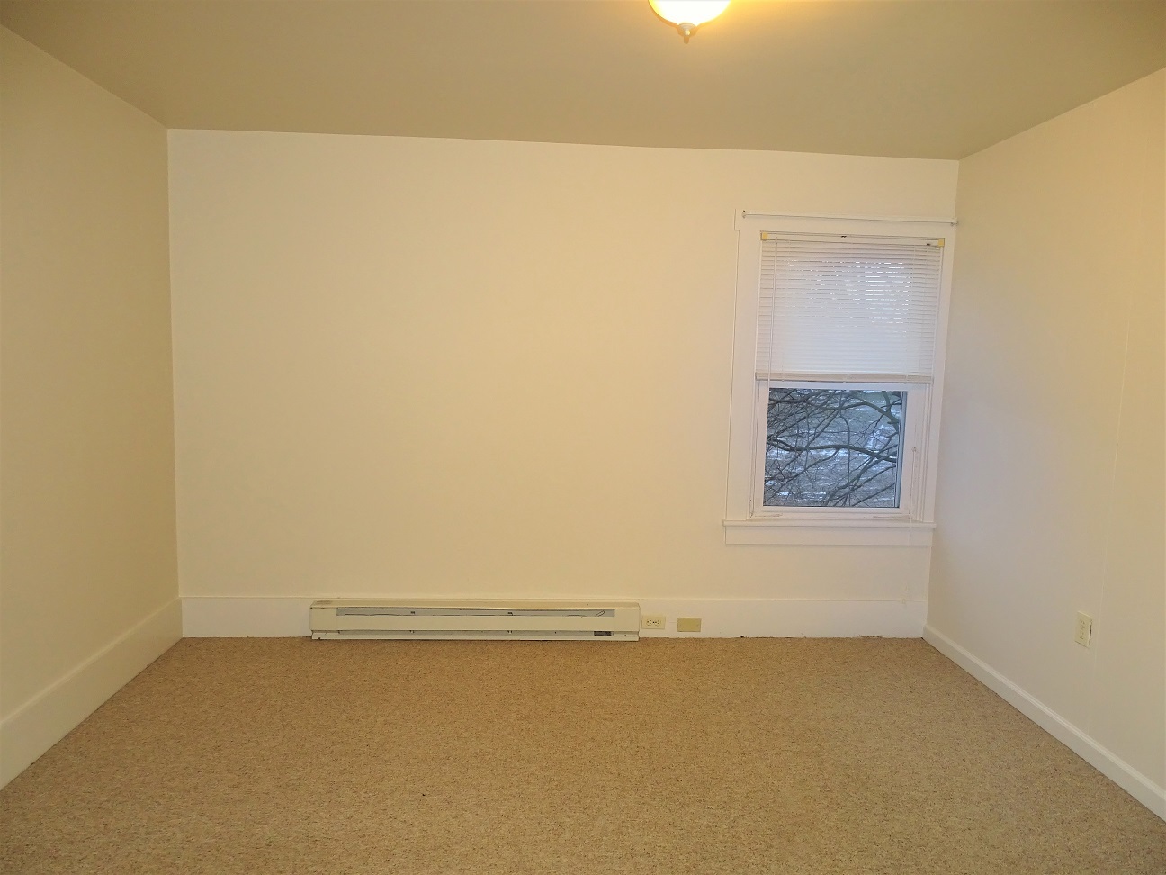 Building Photo - 6 N Peartown Rd