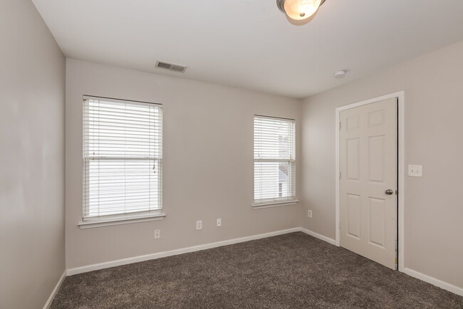 Building Photo - 544 Wrayhill Dr