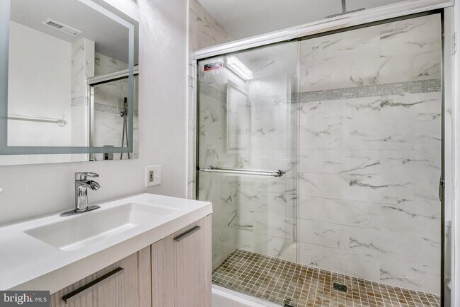Building Photo - 3964 Rosebay Ct