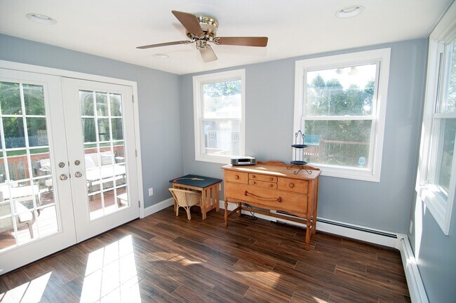 Building Photo - 60 Greenleaf Cir