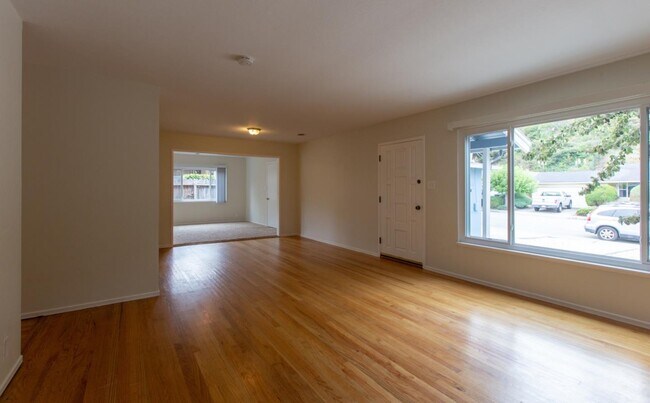 Building Photo - 1651 Rosita Rd