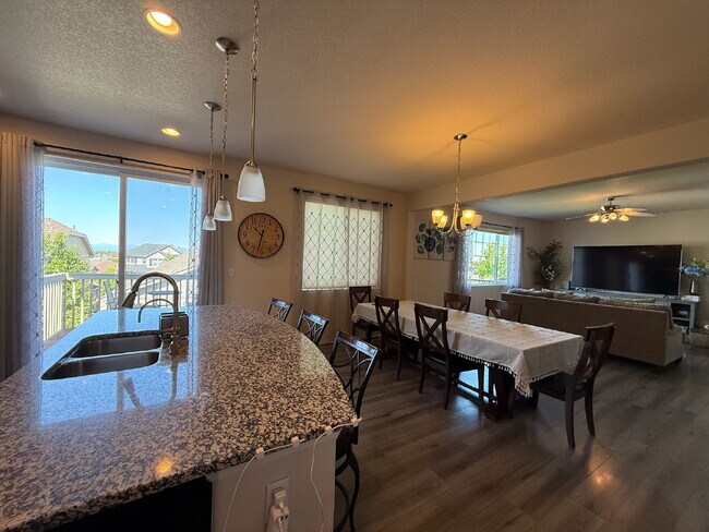 Building Photo - "Spacious 6-Bedroom Haven with 5 Full Baths in Aurora - 3,729 Sq. Ft. of Comfort & Style!"
