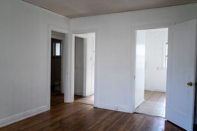 Primary Photo - 1720 W Gage Ave