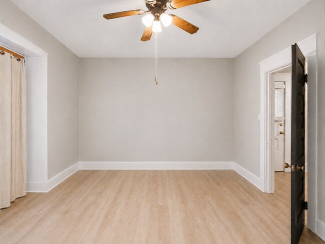Building Photo - 2024 Westview Dr