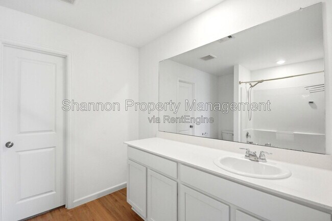 Building Photo - 27147 Breakaway Ln