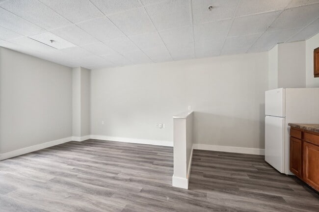 Building Photo - Franklin Park Apartments