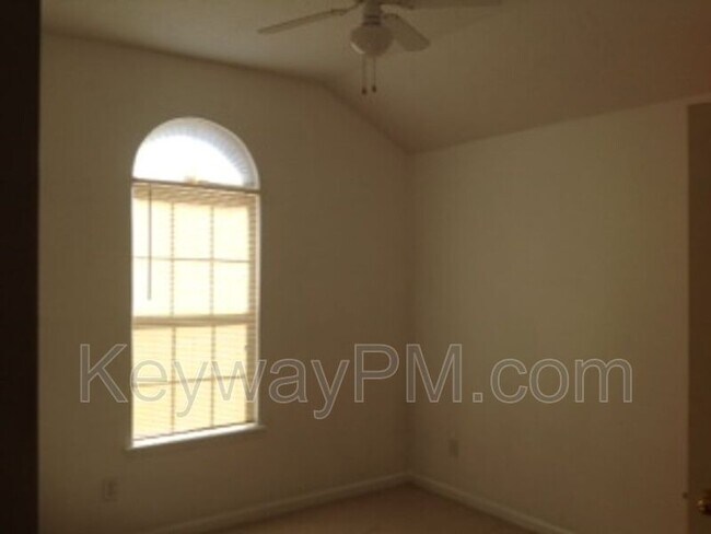 Building Photo - 124 Summerfield Cir