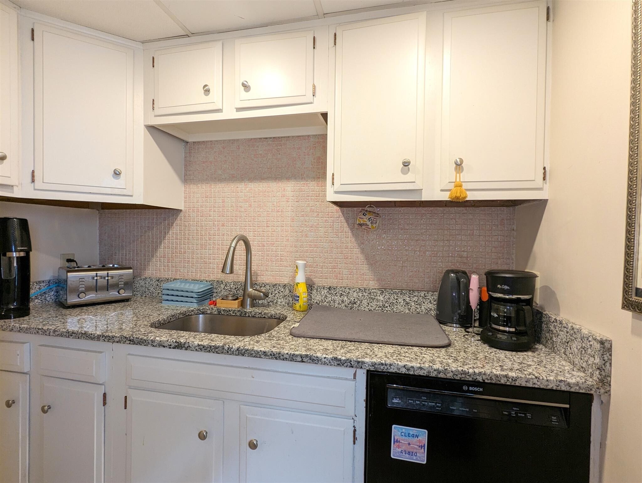 Building Photo - 69 Prichard Ave