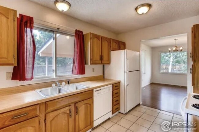 Building Photo - 2742 Goldenrod Pl