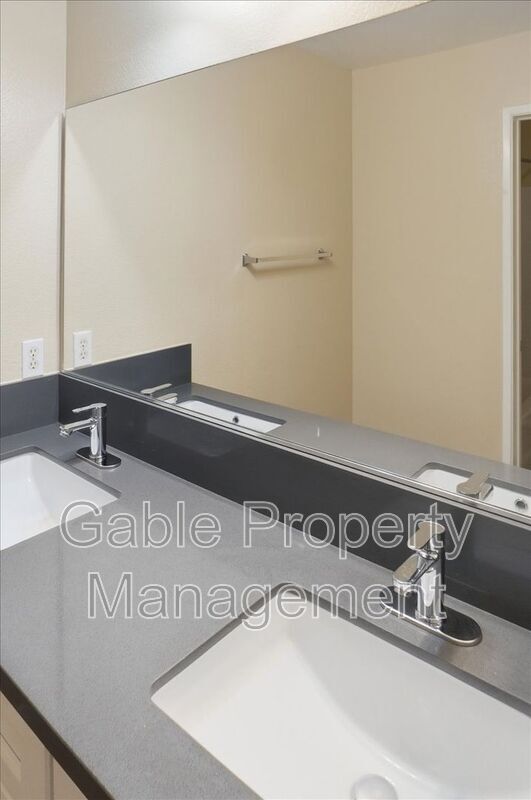 Building Photo - 23434 Abbey Glen Pl