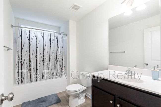 Building Photo - 5620 Moss Side Ave