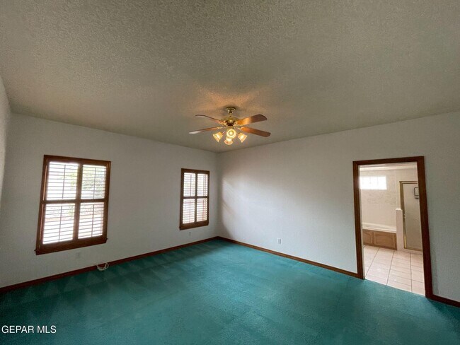 Building Photo - 6851 Rock Canyon Dr