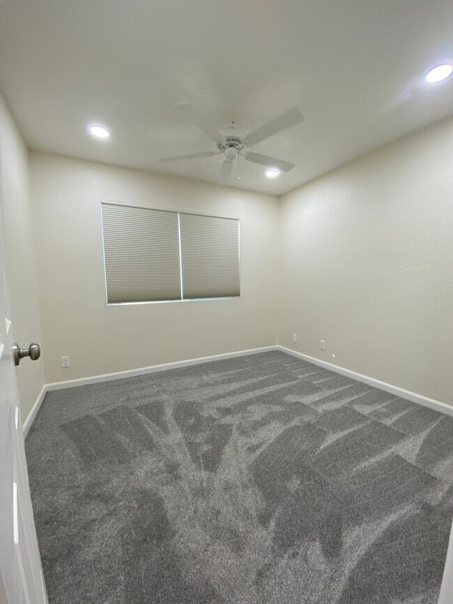 Building Photo - COMING SOON - Wonderful 4 bedroom/2 bath house - Updated throughout!