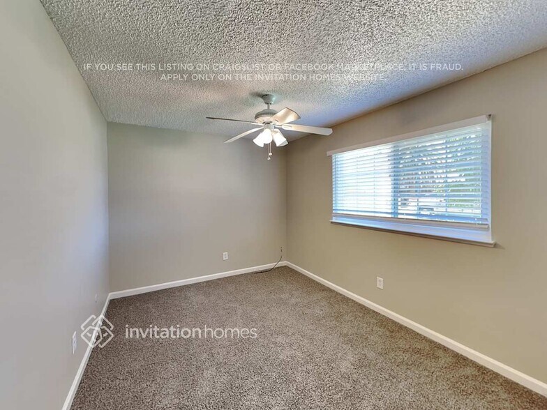 Building Photo - 8571 Fairlawn Ct