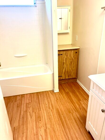 Building Photo - 300 Murls Lake Rd