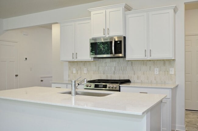 Building Photo - 3858 Heath Ave N