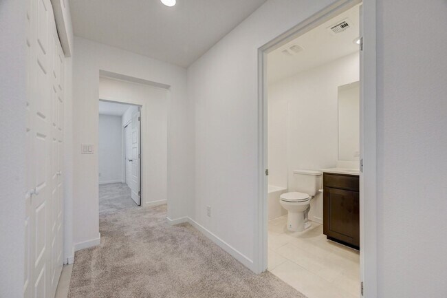 Building Photo - 10772 Paget Ct