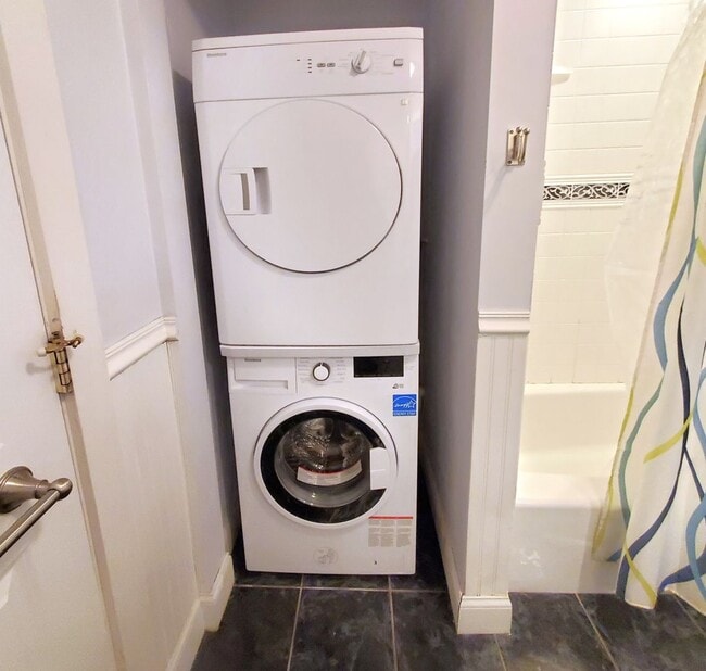 Building Photo - Winter Rental: Available Now-May 31