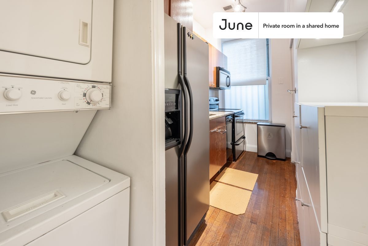 Building Photo - Room in Shared 3 bed/1 bath home