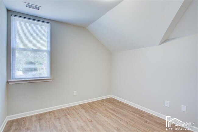 Building Photo - 1173 Arlington Ave SW
