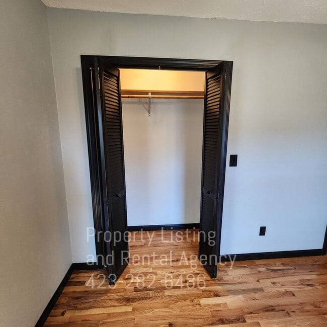 Building Photo - One story home, Elizabethton, 4 Bedrooms