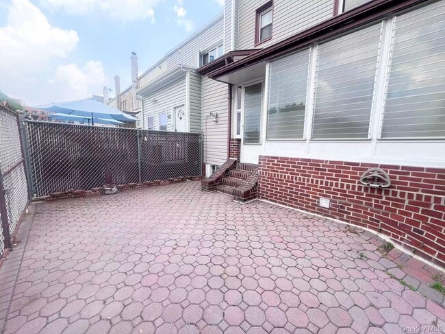 Building Photo - 84-07 63rd Ave