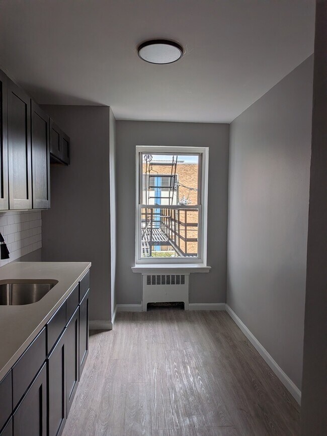 Building Photo - 1280 Clinton Ave