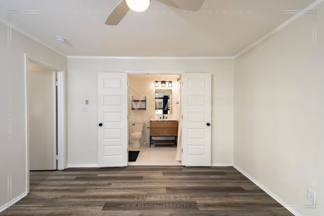 Building Photo - Perfect 3 Bd / 2 Ba Olde Towne Daphne Home!