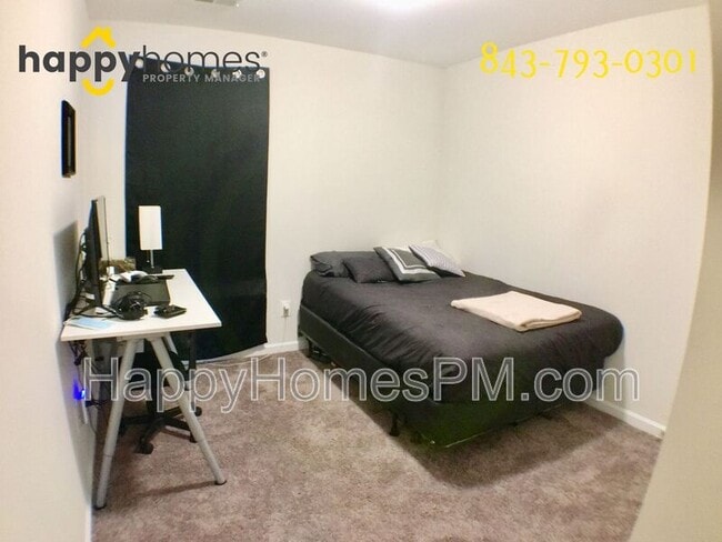 Building Photo - 230 Buchanan Circle