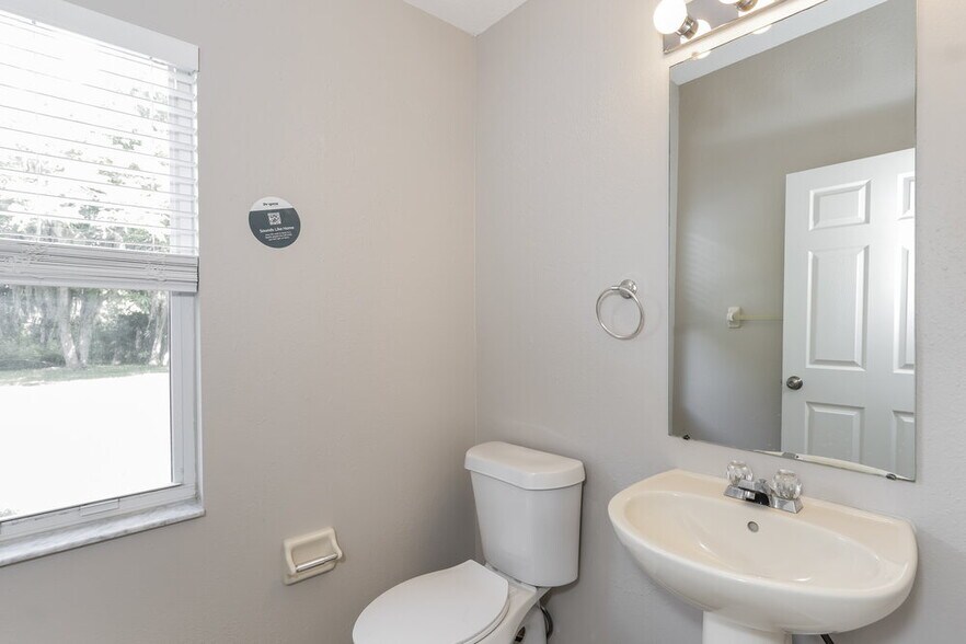 Building Photo - 1652 Crossvine Ct