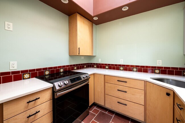 Building Photo - 3600 Cerrillos Rd