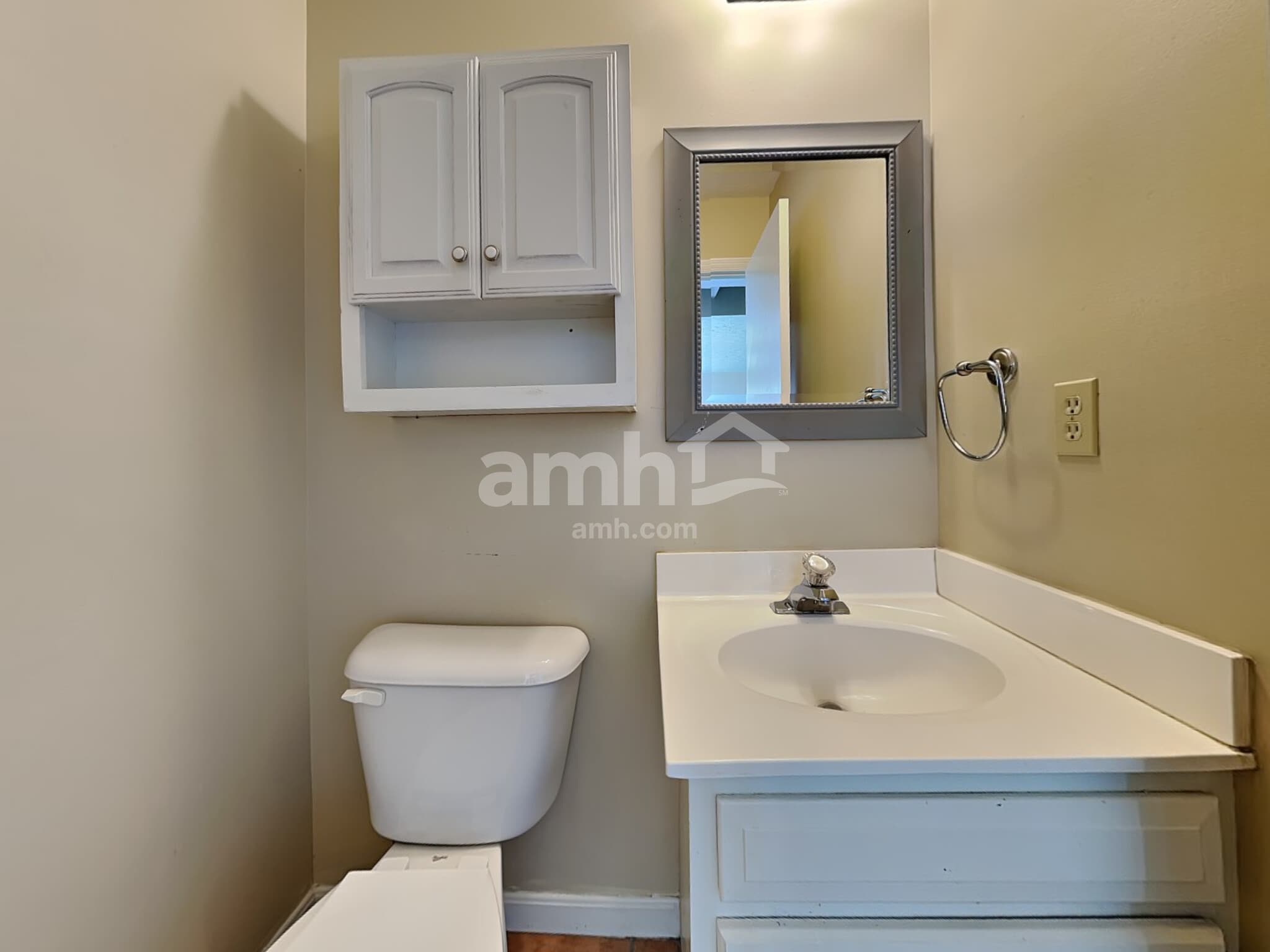 Building Photo - 3300 Whispering Woods Dr